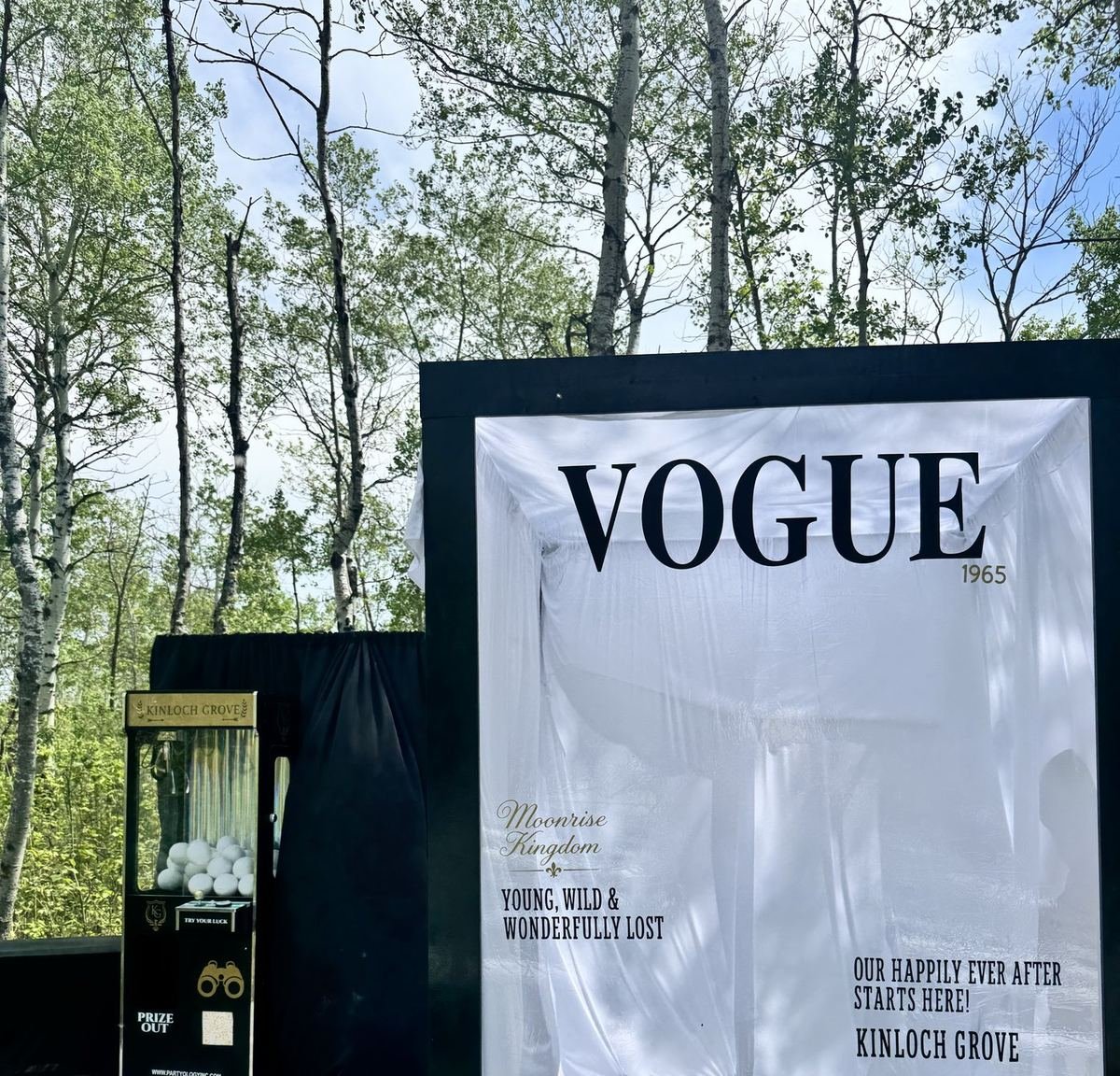 Partyology VOGUE photo booth and claw machine at Kinloch Grove Winnipeg
